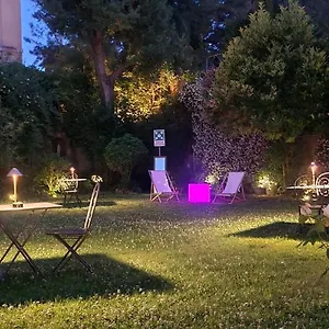 Riari Garden Отель типа 